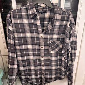 Young Women’s BRANDY MELVILLE flannel shirt - size one size
